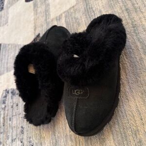 UGG Black Women's Slippers